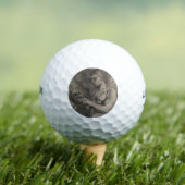 Körper eines Mannes, der einen Schädel hält (von A Golfball (Insitu T-Shirt)