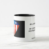 KORPG Übel-Handelnde passen Kaffee-Tasse auf Tasse (Zentrum)