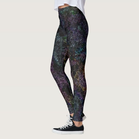 Korrodierter oder zerstörter dunkelfarbiger Schwam Leggings (Links)