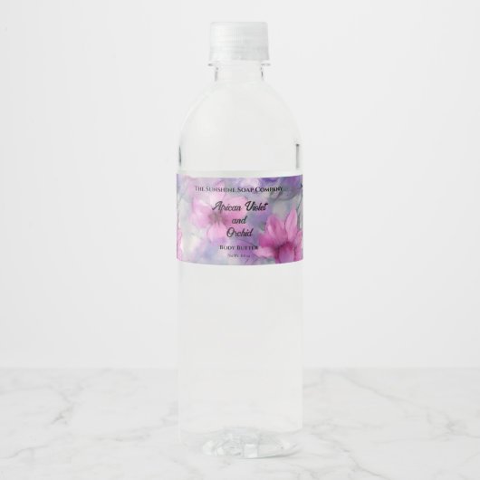 Kosmetiktücher für Rosa und violette Blumen Wasserflaschenetikett (Vorderseite)