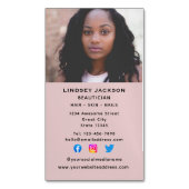 Kosmetologin für soziale Medien Magnetische Visitenkarte (Vorderseite Vertikal)
