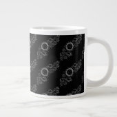 Kosmische Elegance: Schwarzes Set der Planeten Jumbo-Tasse (Rechts)