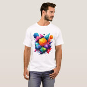 Kosmische Geometrie in lebendigen Farben T-Shirt (Vorne ganz)