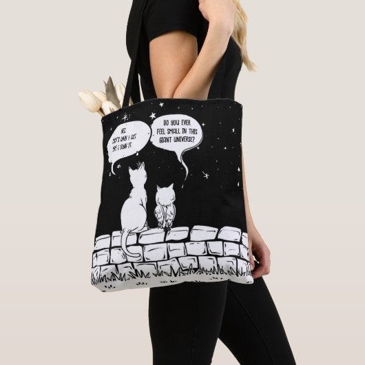 Kosmische Katzenperspektive Lustige Katzenkunst Tasche (Von Nahem)