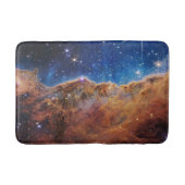 Kosmische Klippen im Carina-Nebel Badematte (Vorderseite)