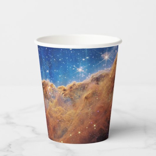 Kosmische Klippen im Carina-Nebel Pappbecher (Rückseite)