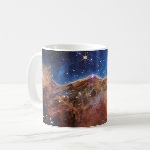 Kosmische Klippen im Carinanebel James Webb Kaffeetasse