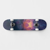Kosmische Lotusblüte im Nachthimmel Skateboard (Horizontal)