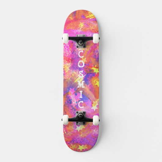 Kosmische Sterne in einer Galaxie aus rosa-blauora Skateboard (Vorderseite)