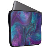Kosmische Tinte | Türkisblaue Lila Galaxie Laptopschutzhülle (Vorne Rechts)