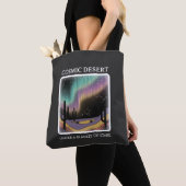 Kosmische Wüsten-Aurora • Retro-Westlicher Nachthi Tasche (Von Nahem)