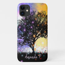 Kosmischer Regenbogenhimmel mit schwarzer Silhouet