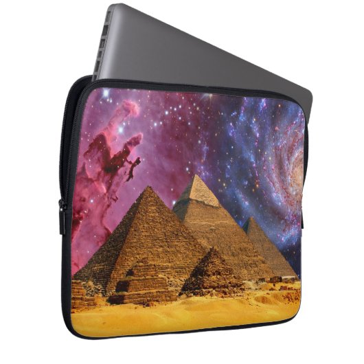 kosmischer Sturm über dem Untergrund Laptopschutzhülle (Vorne Rechts)