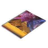 kosmischer Sturm über dem Untergrund Notizblock (Linke Seite)