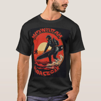 Kosmischer Surfer bei Sonnenuntergang T-Shirt
