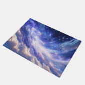 Kosmischer Traum: Wirbelnde Nebel & Sternennacht Fußmatte (Schrägansicht)