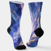 Kosmischer Traum: Wirbelnde Nebel & Sternennacht Socken (Gewinkelt)