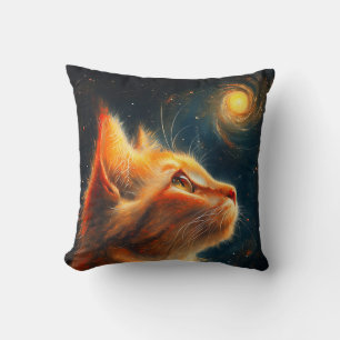 Kosmischer Träumer   Sternengucker-Kater mit rotem Kissen