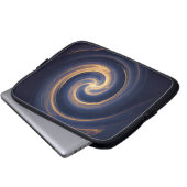 Kosmischer Wirbel aus goldenem Licht Laptopschutzhülle (Vorne Knopf)