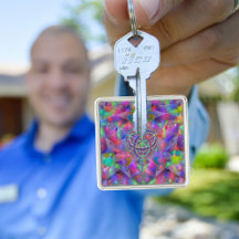 Kosmisches Kaleidoskop: Lebender Triquetra-Schlüss