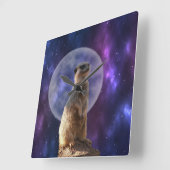 Kosmisches Sentinel: Meerkat unter dem Vollmond Quadratische Wanduhr (Winkel)