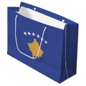 Kosovo-Flagge Große Geschenktüte (Vorderseite Schrägansicht)