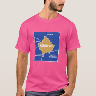 Kosovo Politische Karte in Flaggenfarben. Nachbarl T-Shirt