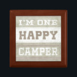 Kostenvoranschlag | Ich bin ein glücklicher Camper Erinnerungskiste<br><div class="desc">Kostenvoranschlag | Ich bin ein glücklicher Camper. Künstlerin: June Erica Vess. Bild-ID: 106120D.</div>