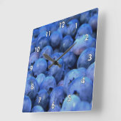 Köstliche Blaubeeren Quadratische Wanduhr (Winkel)