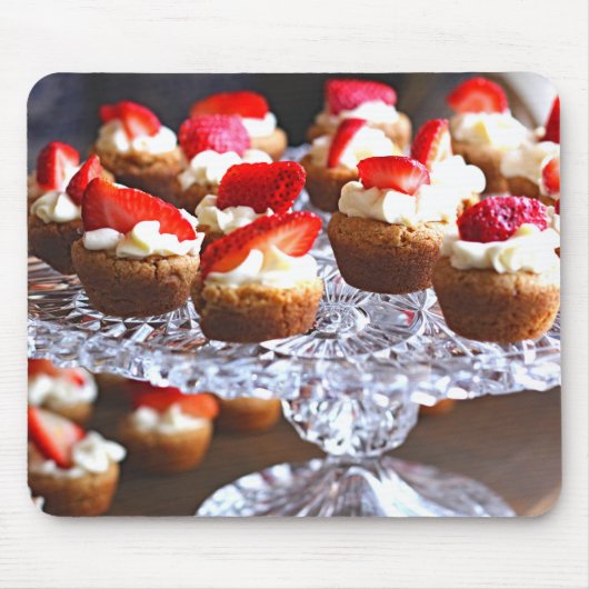 Köstliche Erdbeere Cupcakes Nachtisch Mousepad (Vorne)