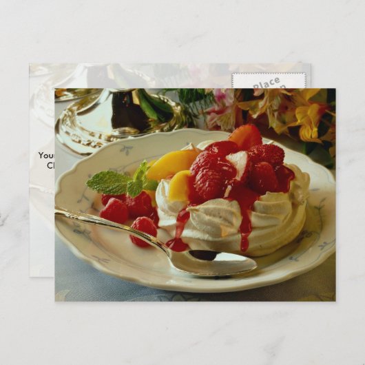Köstliche Erdbeere, Himbeere, Pfirsichkuchen Postkarte (Vorne/Hinten)