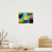 Köstliche Fresh Mango Smoothie auf weißem Hintergr Poster (Küche)
