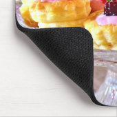 Köstliche Red Berries Cake Puff Konditorei Dessert Mousepad (Ecke)
