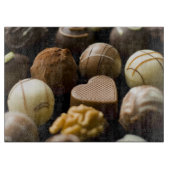 Köstliche Schokoladenpralinen Schneidebrett (Vorderseite)