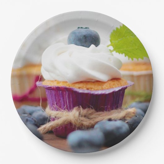 Köstlicher Blueberry Cupcake mit Creme Pappteller (Vorderseite)