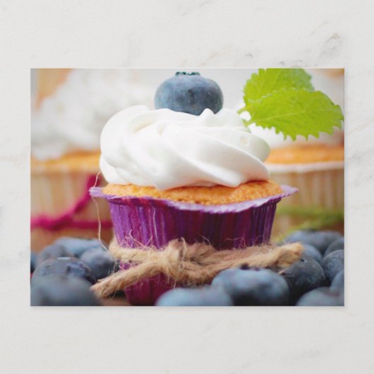 Köstlicher Blueberry Cupcake mit Creme Postkarte (Vorderseite)