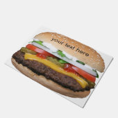 köstlicher Cheeseburger mit Fußmatte (Schrägansicht)