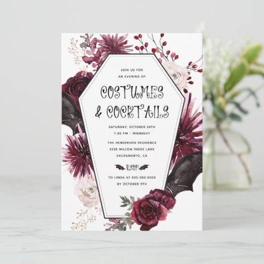 Kostüme und Cocktails Erwachsenes Halloween-Party Einladung (Stehend Vorderseite)