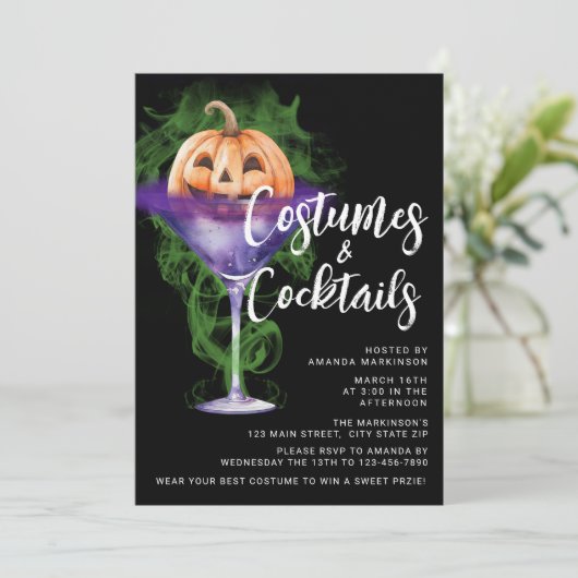 Kostüme und Cocktails Erwachsenes Halloween-Party Einladung (Stehend Vorderseite)
