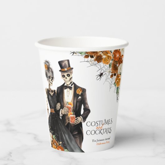 Kostüme und Cocktails Erwachsenes Halloween-Party Pappbecher (Vorderseite)