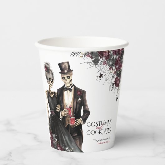 Kostüme und Cocktails Erwachsenes Halloween-Party Pappbecher (Vorderseite)