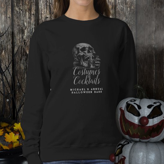 Kostüme und Cocktails - Gothic Skull Halloween Sweatshirt