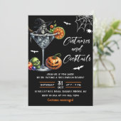 Kostüme und Cocktails Halloween-Party Einladung (Stehend Vorderseite)
