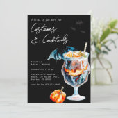 Kostüme und Cocktails Halloween-Party Einladung (Stehend Vorderseite)
