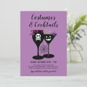 Kostüme und Cocktails Lila Halloween-Party Einladung (Stehend Vorderseite)