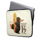 Kowalski Bäckerei - Niffler mit Brot Laptopschutzhülle (Vorderseite Links)