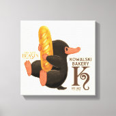 Kowalski Bäckerei - Niffler mit Brot Leinwanddruck (Vorderseite)