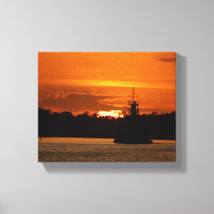 Krabbenboot im Sonnenuntergang an der Bucht 8x10 Leinwanddruck