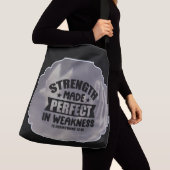 "Kraft in Schwäche perfekt gemacht" Bibelverse Tragetaschen Mit Langen Trägern (Von Nahem)