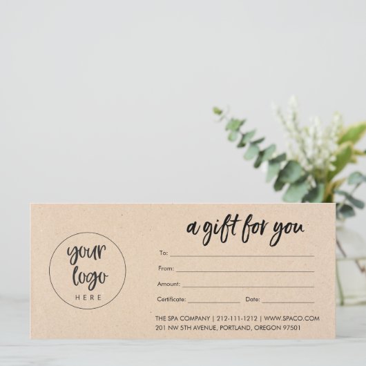 Kraft-Modernes Geschenkzertifikat mit Logo (Stehend Vorderseite)